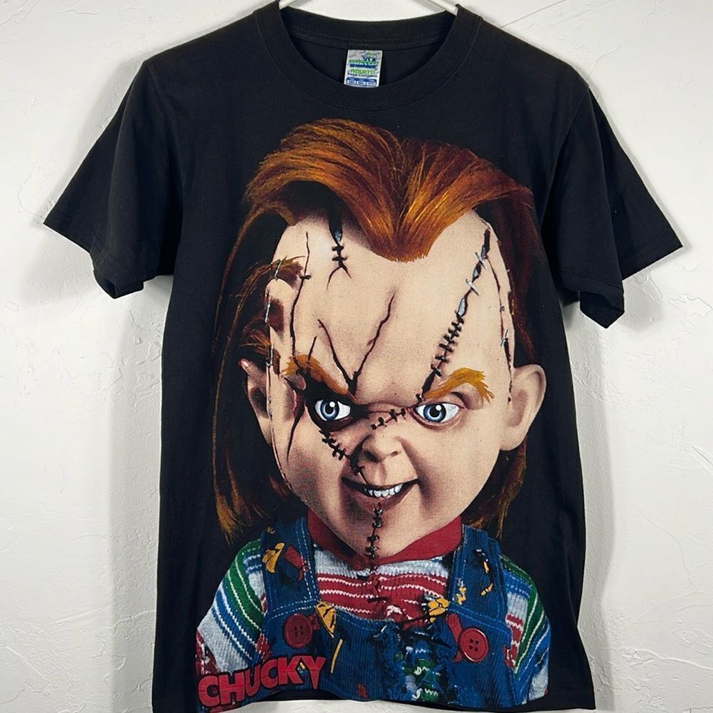 🔥🔥 Vintage CHUCKY Horror Movie AOP Scary Halloween Tee - RARE - Sz SM‎ - EUC
